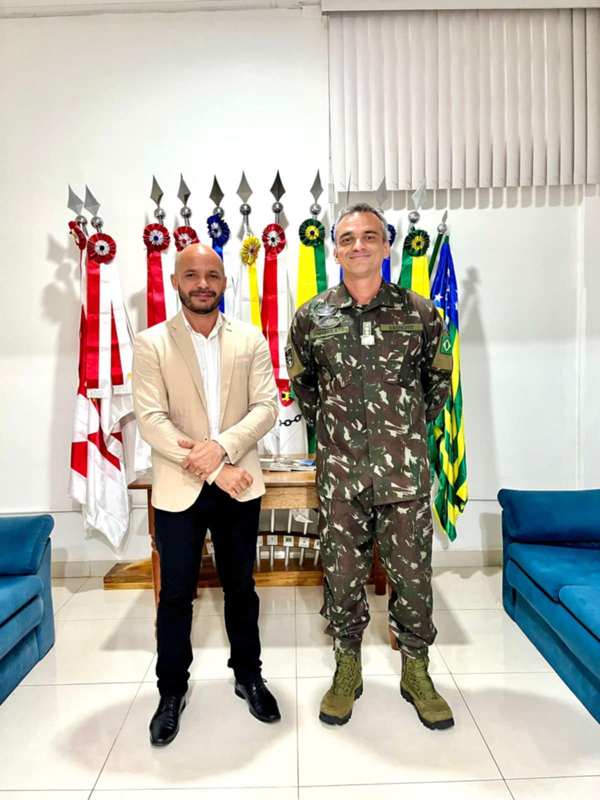 VISITA AO COMANDANTE DO 6º BIS